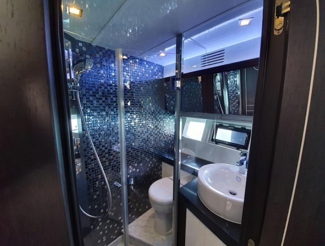 Продается моторная яхта Galeon 700 Skydeck